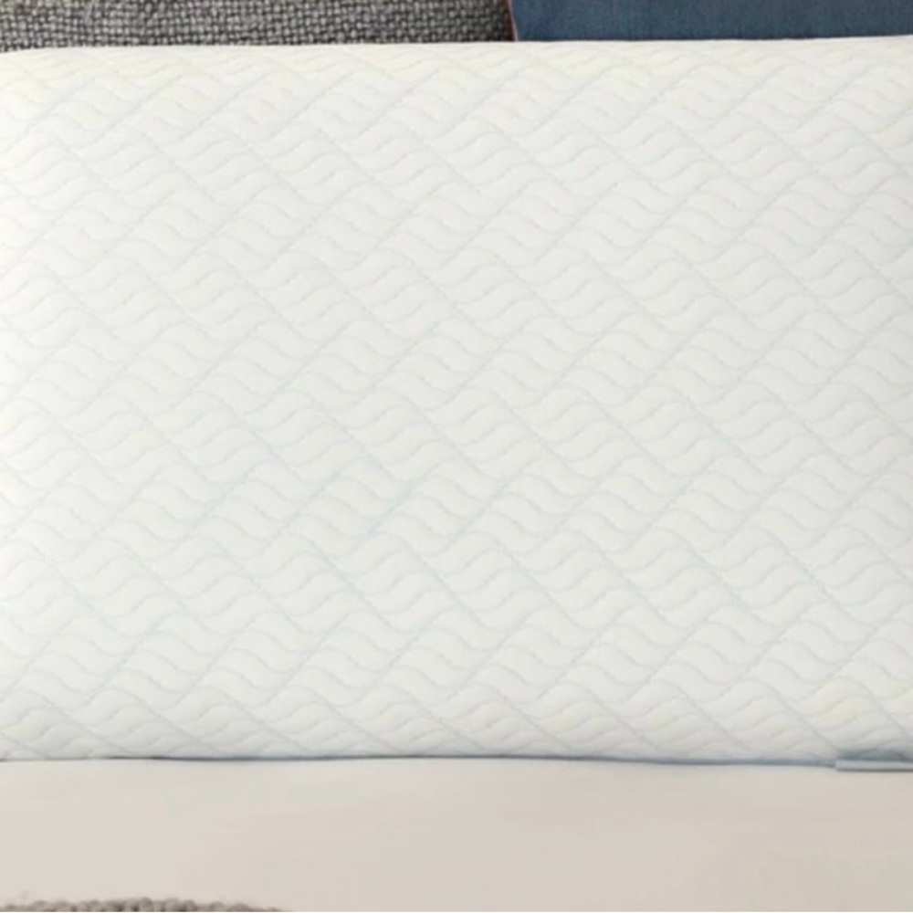 Serenity Cooling Memory Foam Pillow - Picture 5 of 5